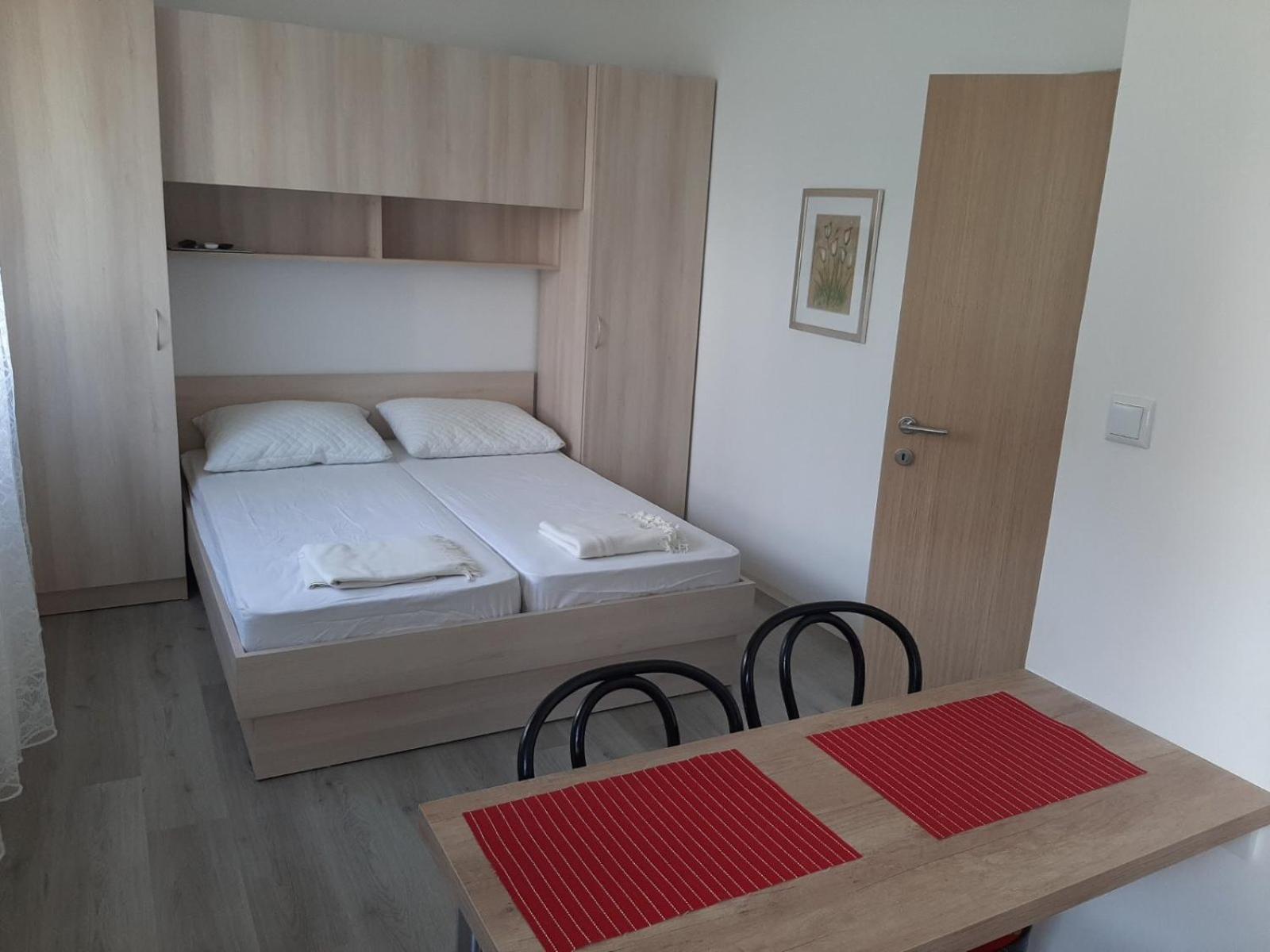 זאוסטרוג Apartments Medici מראה חיצוני תמונה